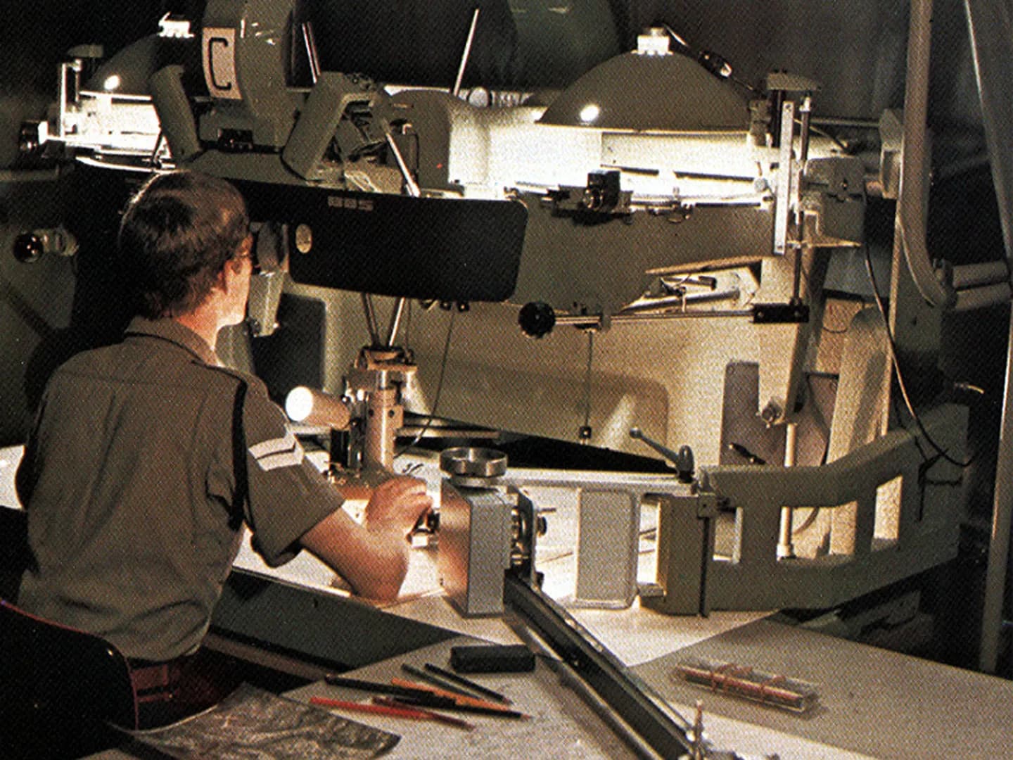 Restituteur analogique Wild B8 utilisé par l'armée britanique. Crédit photo : Military Survey (Geographic) Branch, REA, Historic Archive