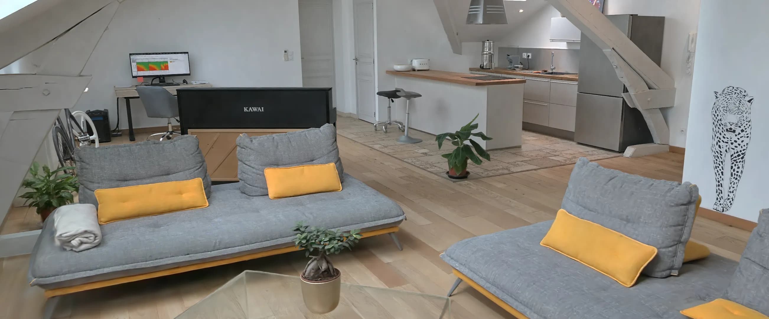 Scène intérieure restituée par 3D Gaussian Splatting en navigation temps réel