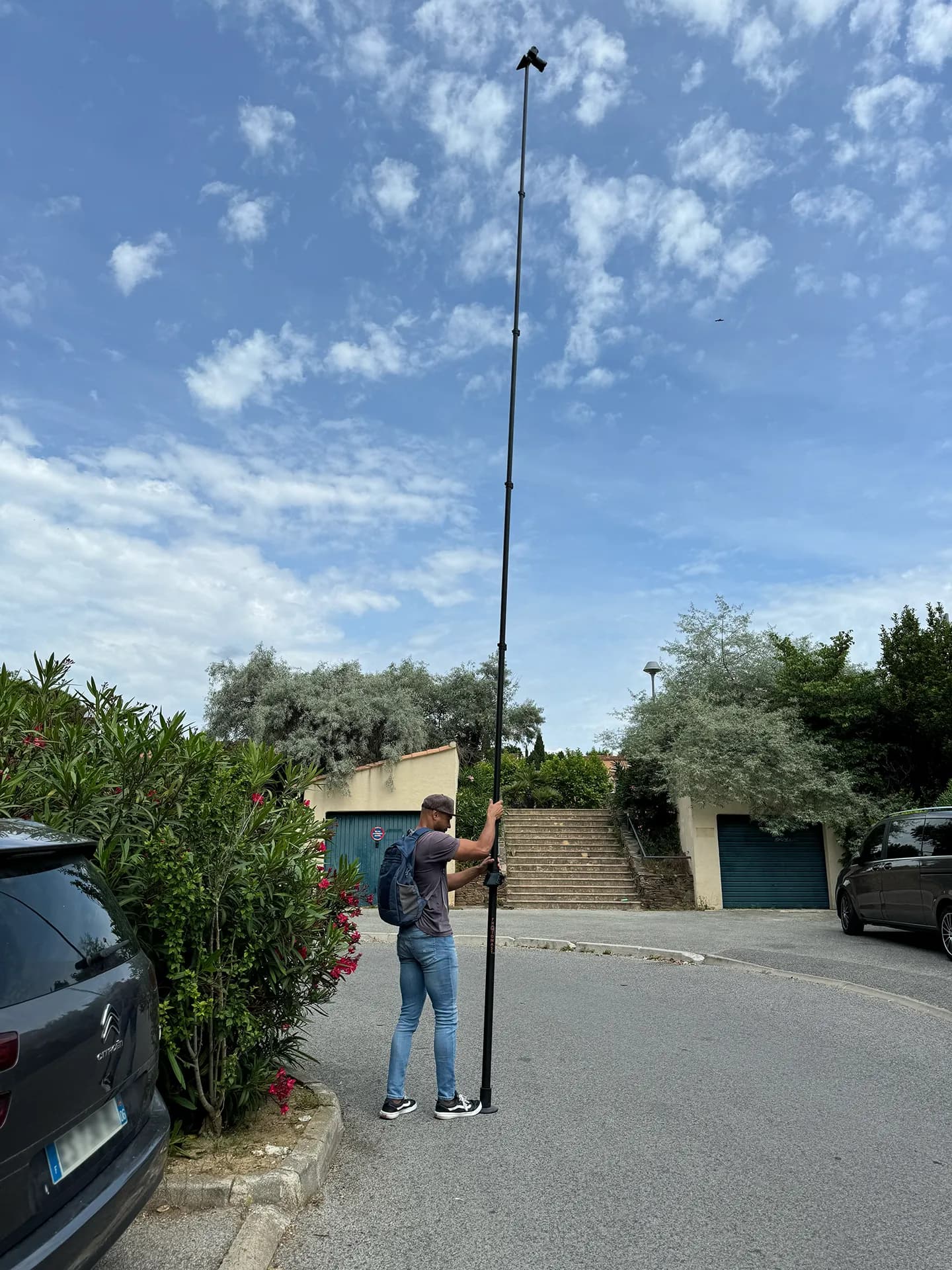 Photogrammétrie réalisée à la perche télescopique pour capturer un parc urbain